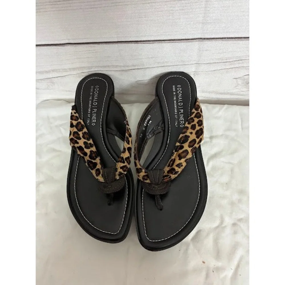 Donald J Pliner Coryna Leopard Calf Hair Wedge Thong Sandals Brown Womens 10 N